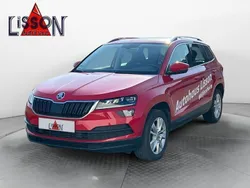 Rot Gebraucht 2020 Skoda Karoq SportLine SUV | 28.450 € (Teuer)