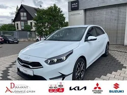 Weiß Neu 2025 Kia Ceed Style Limousine | 24.800 € (Guter Preis)