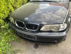 Schwarz Gebraucht 2002 BMW 330 Limousine | 2.990 €