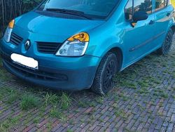 Blau Gebraucht 2005 Renault Modus Van / Kleinbus | 1.100 €