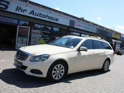 Hellelfenbein Gebraucht 2016 Mercedes E200 Kombi | 8.995 €