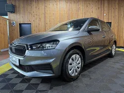 Grau Gebraucht 2023 Skoda Fabia Ambition Limousine | 16.990 € (Fairer Preis)