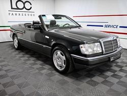 Schwarz Gebraucht 1993 Mercedes E300 Sportline Cabrio | 21.000 €