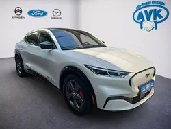 Starweiß metallic Gebraucht 2022 Ford Mustang Mach-E Standard Range SUV | 29.990 € (Fairer Preis)