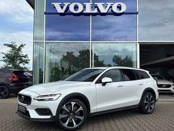 Gebraucht 2024 Volvo V60 CC Kombi | 51.900 €
