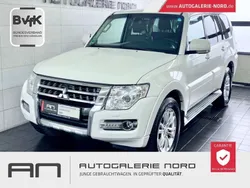 Weiß Gebraucht 2016 Mitsubishi Pajero SUV | 27.900 € (Fairer Preis)