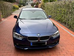 Blau Gebraucht 2017 BMW 330e iPerformance Limousine | 16.000 € (Guter Preis)