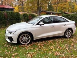 Weiß Gebraucht 2023 Audi S3 Ambiente Limousine | 36.950 € (Superpreis)