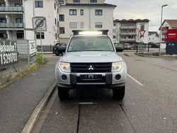 Silber Gebraucht 2010 Mitsubishi Pajero SUV | 15.990 € (Fairer Preis)