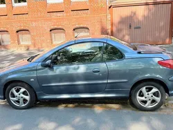 Grau Gebraucht 2006 Peugeot 206 CC Cabrio | 2.900 € (Etwas zu teuer)
