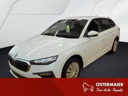 Moonweiß perleffekt Gebraucht 2024 Skoda Scala Essence Kleinwagen | 18.990 € (Guter Preis)