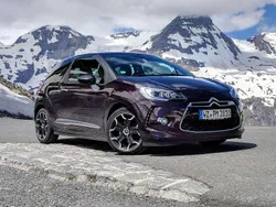 Violett Gebraucht 2015 Citroën DS3 Start Limousine | 7.200 € (Guter Preis)