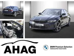 Saphirschwarz metallic Gebraucht 2023 BMW 330e M Sport Limousine | 43.880 € (Etwas zu teuer)