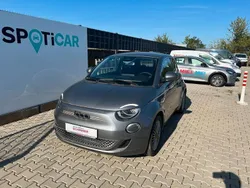 Grau Gebraucht 2024 Fiat 500e Style | 31.991 €