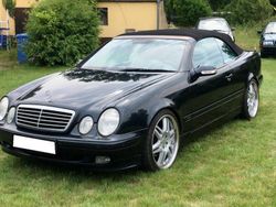 Schwarz Gebraucht 2000 Mercedes CLK320 Avantgarde Cabrio | 10.500 €