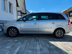 Silber Gebraucht 2011 Opel Zafira Van / Kleinbus | 8.499 € (Teuer)