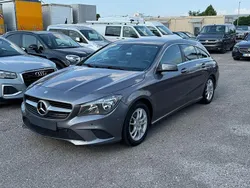 Grau Gebraucht 2016 Mercedes CLA200 Shooting Brake Kombi | 13.900 € (Teuer)