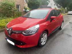 Rot Gebraucht 2015 Renault Clio IV Kleinwagen | 6.300 €