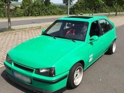 Grün Gebraucht 1991 Opel Kadett Limousine | 3.350 €