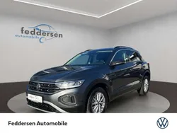 Grau (indiumgrau metallic) Gebraucht 2024 VW T-Roc Life SUV | 23.477 € (Fairer Preis)