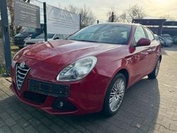 Rot Gebraucht 2012 Alfa Romeo Giulietta Limousine | 3.666 € (Superpreis)