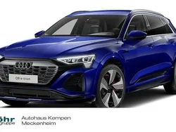 Ultrablau metallic Gebraucht 2023 Audi Q8 e-tron S-Line SUV | 43.990 €