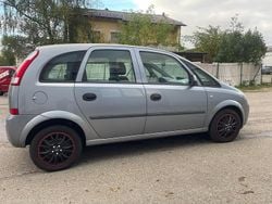 Silber Gebraucht 2004 Opel Meriva Van / Kleinbus | 2.880 € (Fairer Preis)