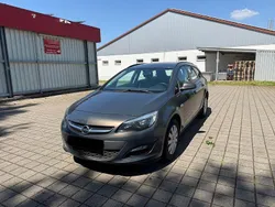 Grau Gebraucht 2015 Opel Astra Edition Kombi | 3.699 € (Guter Preis)