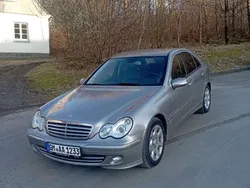 Grau Gebraucht 2004 Mercedes C220 Classic Limousine | 3.500 € (Fairer Preis)