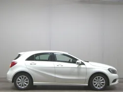 Calcitweiss Gebraucht 2014 Mercedes A180 Style Limousine | 12.590 € (Superpreis)