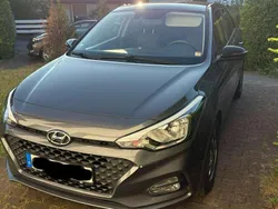 Grau Gebraucht 2020 Hyundai i20 Advantage Limousine | 10.200 € (Guter Preis)