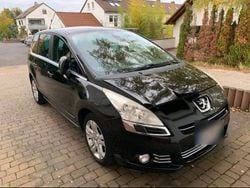 Schwarz Gebraucht 2011 Peugeot 5008 Business-Line Van / Kleinbus | 3.999 €