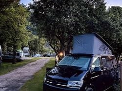 Schwarz Gebraucht 2016 VW T6 Coast Van | 46.500 €