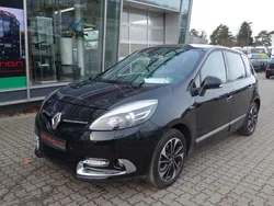 Schwarz Gebraucht 2015 Renault Scénic III Bose Edition Van / Kleinbus | 10.800 € (Etwas zu teuer)