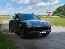 Grau Gebraucht 2015 Porsche Cayenne S SUV | 43.500 € (Teuer)