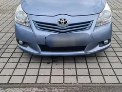 Grau Gebraucht 2010 Toyota Verso Van / Kleinbus | 4.900 € (Guter Preis)