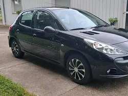 Schwarz Gebraucht 2011 Peugeot 206+ Kleinwagen | 4.900 €
