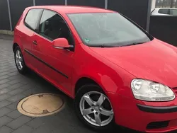 Rot Gebraucht 2005 VW Golf V Kleinwagen | 2.700 € (Etwas zu teuer)