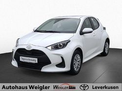 Schneeweiß Gebraucht 2025 Toyota Yaris Hybrid Business Edition | 22.490 € (Guter Preis)