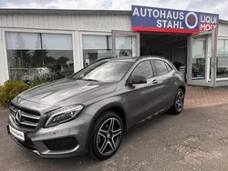 Grau Gebraucht 2016 Mercedes GLA200 AMG line SUV | 21.990 € (Etwas zu teuer)