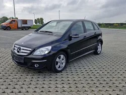 Schwarz Gebraucht 2010 Mercedes B180 Van / Kleinbus | 9.490 € (Teuer)