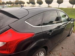 Schwarz Gebraucht 2011 Ford Focus Kombi | 4.000 € (Guter Preis)