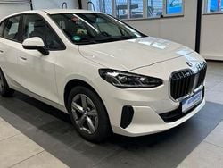 Weiß Gebraucht 2024 BMW 218 Active Tourer Van / Kleinbus | 26.990 € (Superpreis)