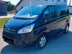 Schwarz Gebraucht 2016 Ford Tourneo Custom Van / Kleinbus | 20.600 € (Fairer Preis)