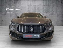 Grigio maratea Gebraucht 2018 Maserati Levante SUV | 47.110 € (Teuer)