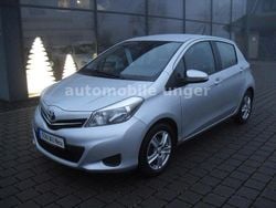 Silber Gebraucht 2013 Toyota Yaris Life Limousine | 6.980 € (Fairer Preis)