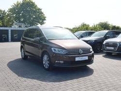 Braun Gebraucht 2016 VW Touran Highline Van / Kleinbus | 18.500 € (Fairer Preis)