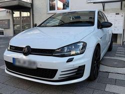 Weiß Gebraucht 2015 VW Golf VII Sportline Limousine | 15.800 € (Fairer Preis)