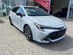 Ash grey metallic Neu 2025 Toyota Corolla Kombi | 33.500 €
