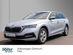 Brilliantsilber metallic Gebraucht 2022 Skoda Octavia Clever Kombi | 25.980 € (Fairer Preis)